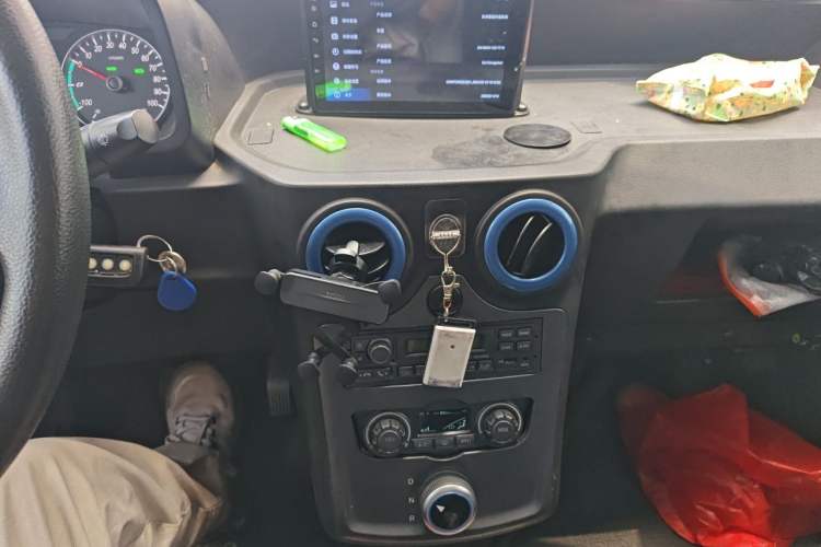 Used Foton Intelligent Blue Elf E7 2023 Pure Electric Van Flat Roof 2 Seats CATL 46.36 kWh Audio And AC Panel