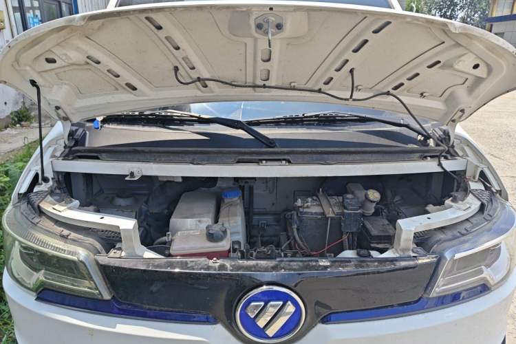 Used Foton Intelligent Blue Elf E7 2023 Pure Electric Van Flat Roof 2 Seats CATL 46.36 kWh Engine Bay
