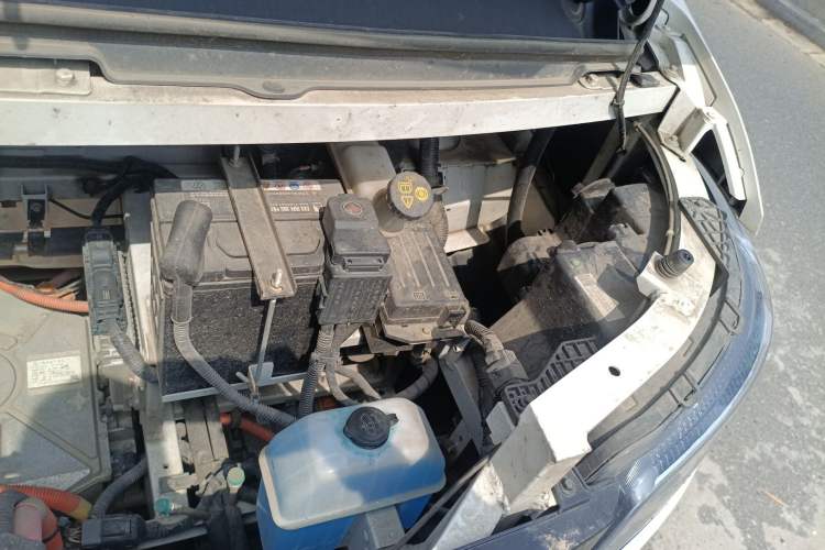 Used Foton Intelligent Blue Elf E7 2023 Pure Electric Van Flat Roof 2 Seats CATL 46.36 kWh Engine Bay Left