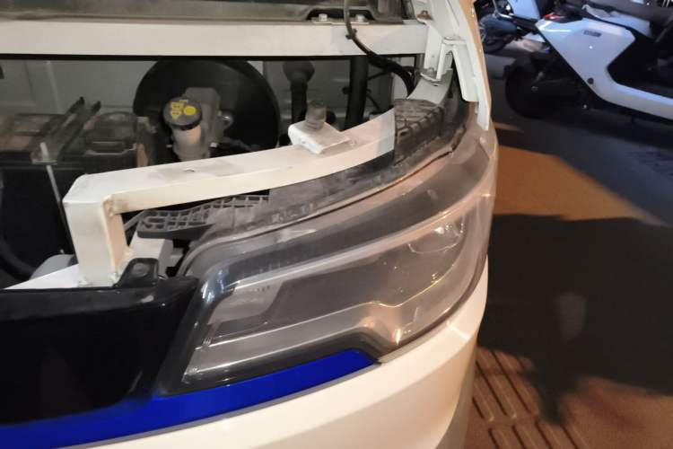 Used Foton Intelligent Blue Elf E7 2023 Pure Electric Van Flat Roof 2 Seats EVE Energy 46.36 kWh Engine Bay Left