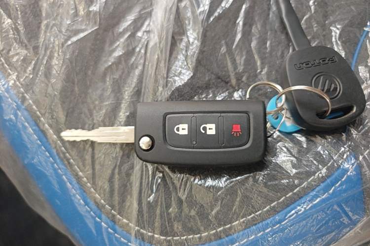 Used Foton Intelligent Blue Elf E7 2023 Pure Electric Van Flat Roof 2 Seats EVE Energy 41.86 kWh Interior 1