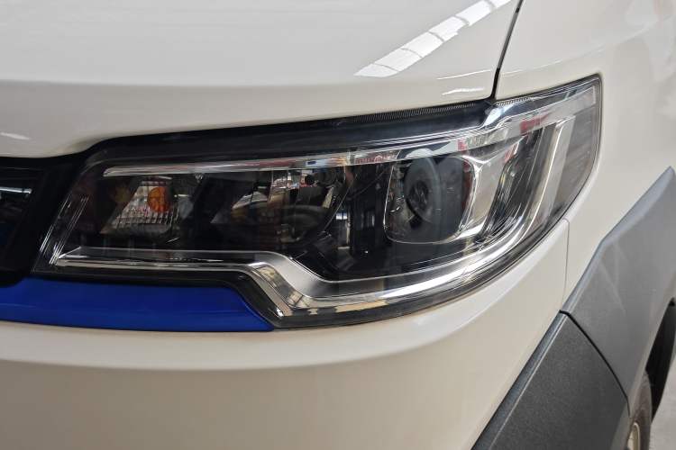 Used Foton Intelligent Blue Elf E7 2023 Pure Electric Van Flat Roof 2 Seats EVE Energy 41.86 kWh Left Front Headlight