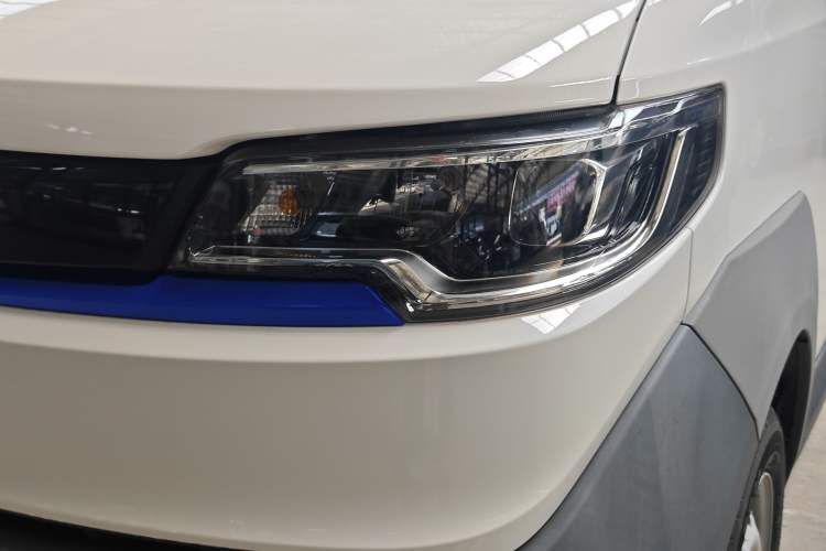 Used Foton Intelligent Blue Elf E7 2023 Pure Electric Van Flat Roof 2 Seats EVE Energy 41.86 kWh Left Front Headlight