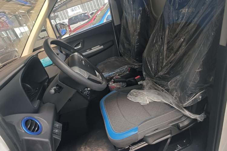 Used Foton Intelligent Blue Elf E7 2023 Pure Electric Van Flat Roof 2 Seats EVE Energy 41.86 kWh Left Front Seat