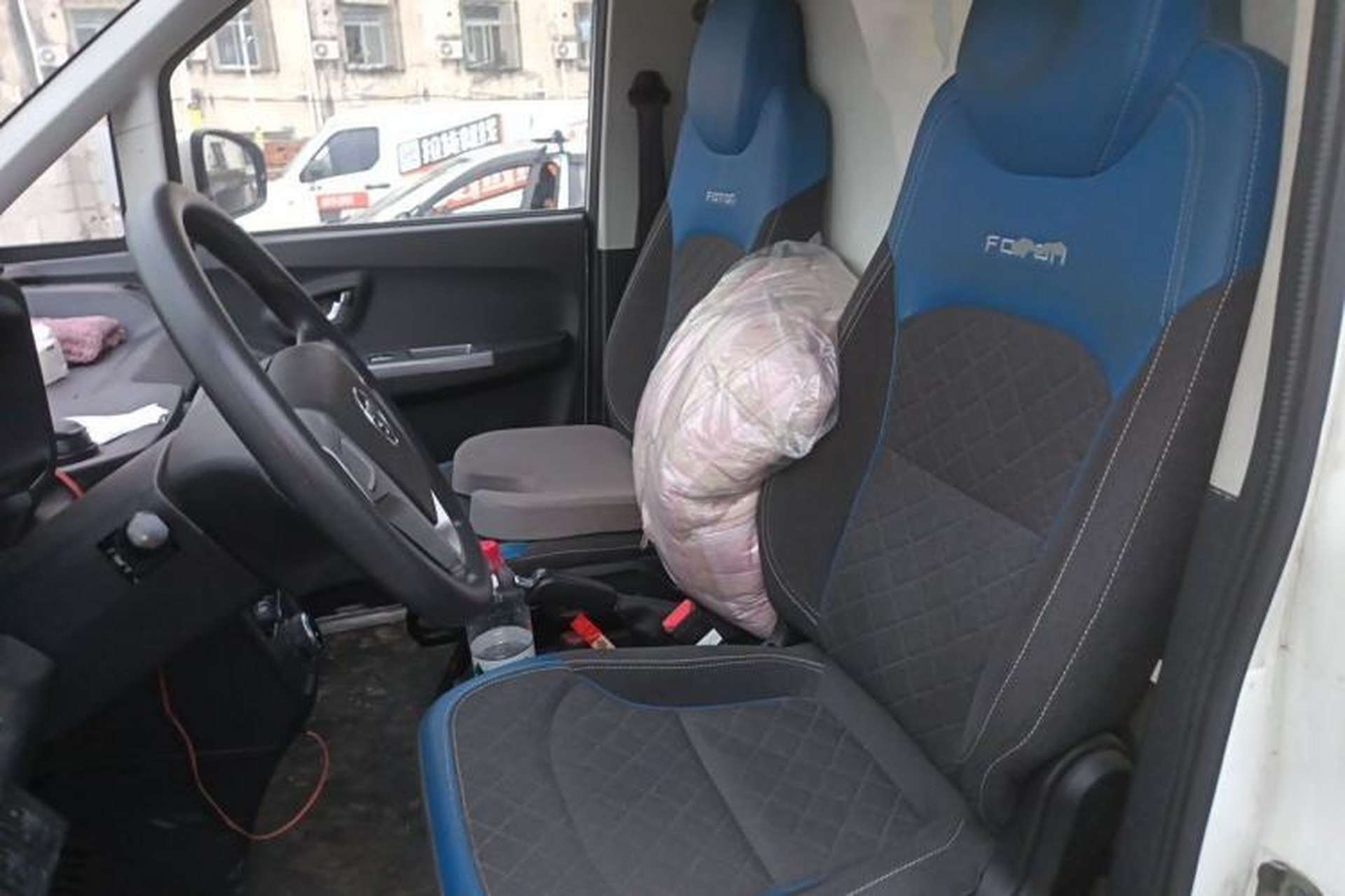 Used Foton Intelligent Blue Elf E7 2023 Pure Electric Van Flat Roof 2 Seats EVE Energy 41.86 kWh Left Rear Seat
