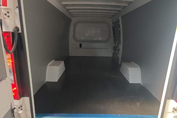 Used Foton Intelligent Blue Elf E7 2023 Pure Electric Van Flat Roof 2 Seats EVE Energy 41.86 kWh Left Rear Seat