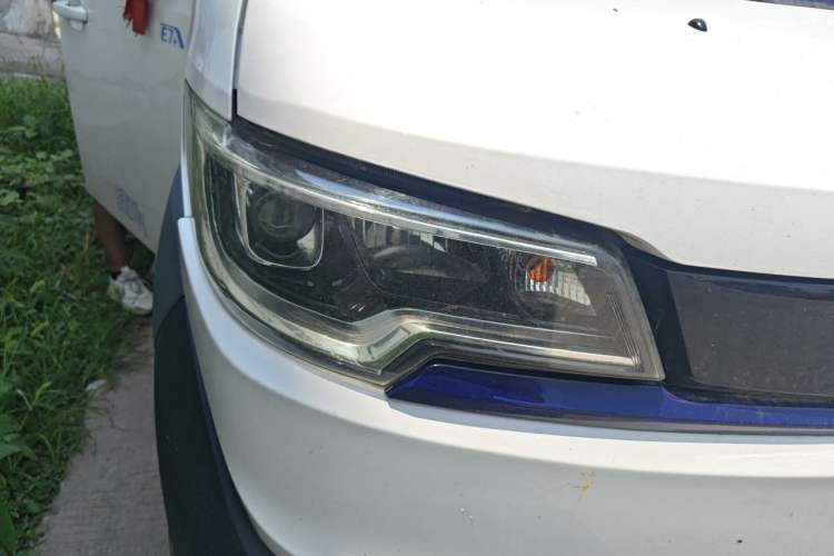 Used Foton Intelligent Blue Elf E7 2023 Pure Electric Van Flat Roof 2 Seats CATL 46.36 kWh Right Front Headlight