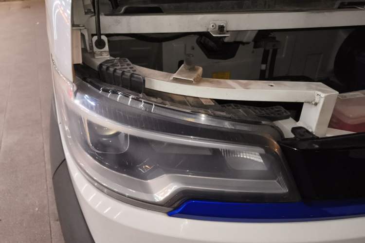 Used Foton Intelligent Blue Elf E7 2023 Pure Electric Van Flat Roof 2 Seats EVE Energy 46.36 kWh Right Front Headlight