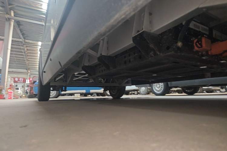 Used Foton Intelligent Blue Elf E7 2023 Pure Electric Van Flat Roof 2 Seats CATL 38.64 kWh Right Side Sill