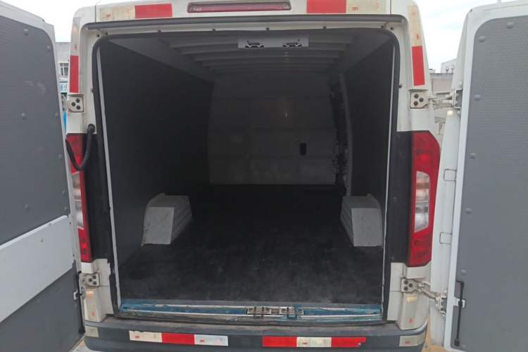 Used Foton Intelligent Blue Elf E7 2023 Pure Electric Van Flat Roof 2 Seats EVE Energy 41.86 kWh Trunk