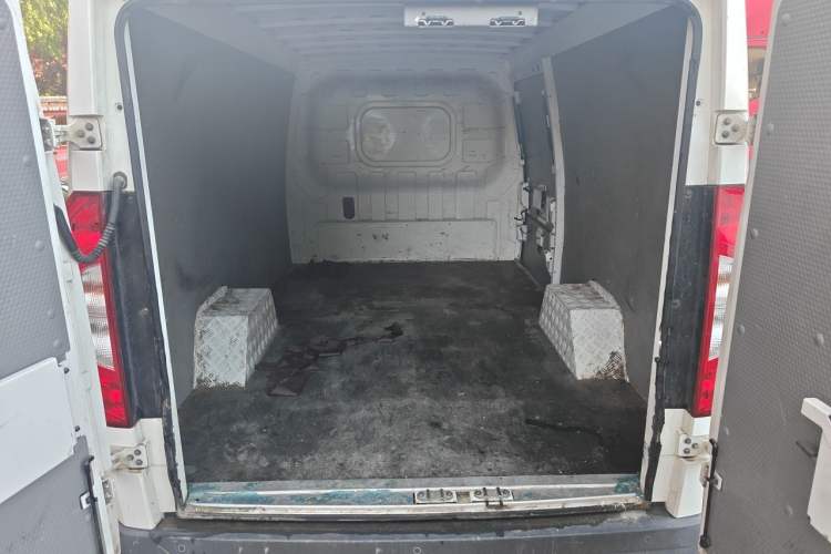 Used Foton Intelligent Blue Elf E7 2023 Pure Electric Van Flat Roof 2 Seats EVE Energy 41.86 kWh Trunk