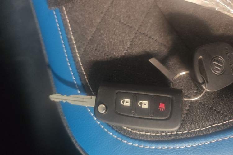 Used Foton Intelligent Blue Elf E7 2023 Pure Electric Van Flat Roof 2 Seats CATL 38.64 kWh Vehicle Key