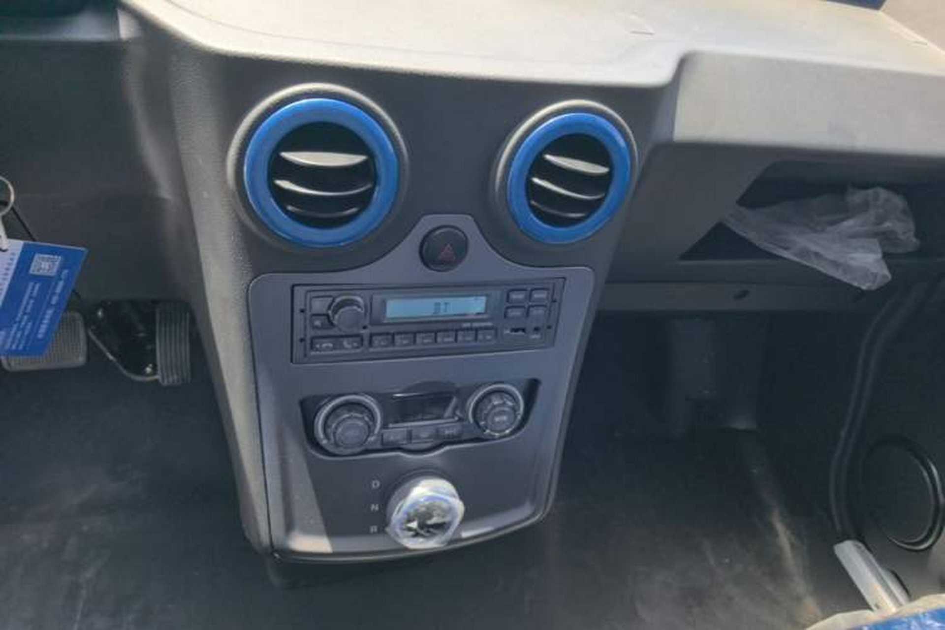 Used Foton Intelligent Blue Elf E7 2024 Facelifted All-Electric Van Flat Roof 2 Seats CATL 38.64 kWh Audio And AC Panel