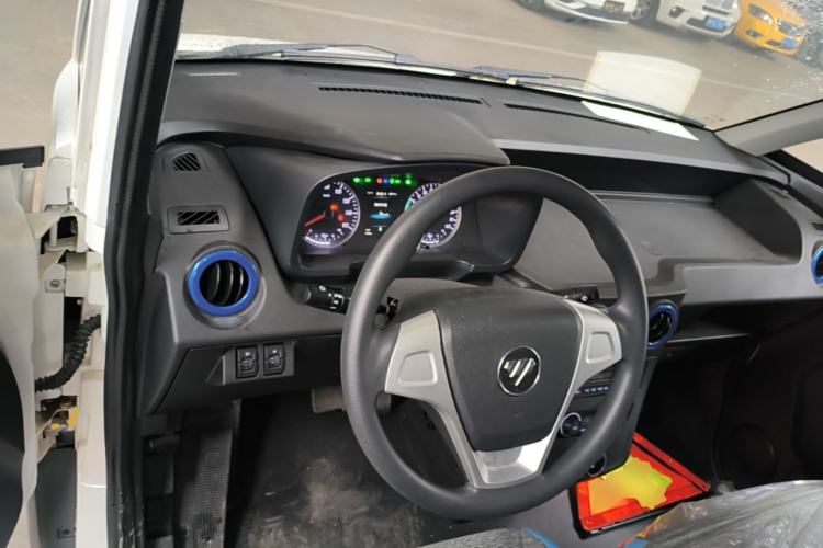 Used Foton Intelligent Blue Elf E7 2024 Facelifted All-Electric Van Flat Roof 2 Seats Evey Lithium Energy 41.86 kWh Center Console