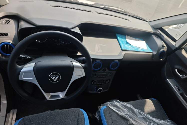 Used Foton Intelligent Blue Elf E7 2024 All-Electric Van Flat Roof 2 Seats EVE Energy 41.86 kWh Center Console