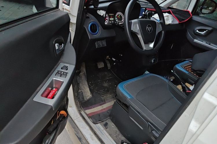 Used Foton Intelligent Blue Elf E7 2024 All-Electric Van Flat Roof 2 Seats EVE Energy 46.36 kWh Driver Seat