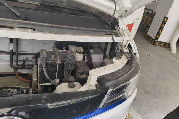Used Foton Intelligent Blue Elf E7 2024 All-Electric Van Flat Roof 2 Seats CATL 46.36 kWh Engine Bay Left
