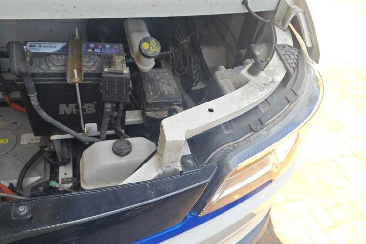 Used Foton Intelligent Blue Elf E7 2024 All-Electric Van Flat Roof 2 Seats CATL 46.36 kWh Engine Bay Left