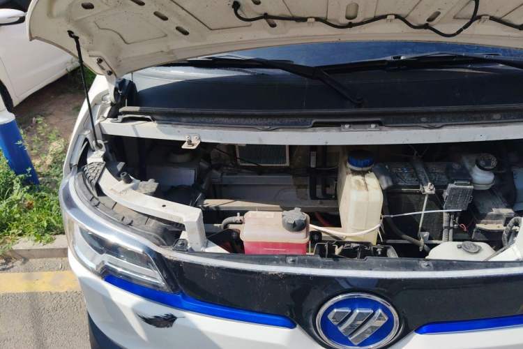 Used Foton Intelligent Blue Elf E7 2024 All-Electric Van Flat Roof 2 Seats EVE Energy 41.86 kWh Engine Bay Right
