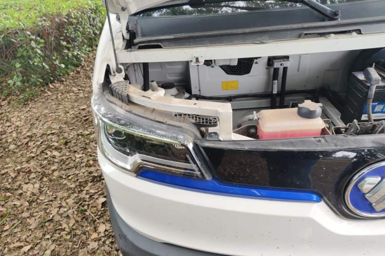 Used Foton Intelligent Blue Elf E7 2024 All-Electric Van Flat Roof 2 Seats CATL 46.36 kWh Engine Bay Right