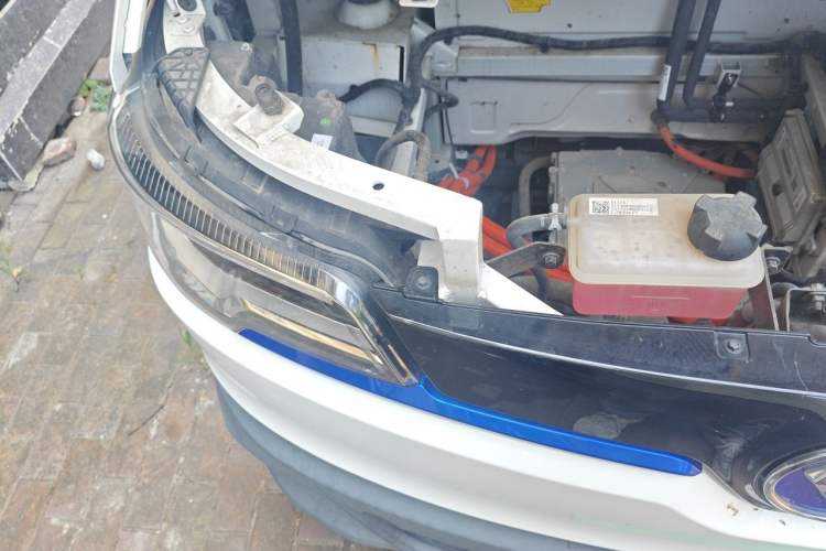 Used Foton Intelligent Blue Elf E7 2024 All-Electric Van Flat Roof 2 Seats CATL 46.36 kWh Engine Bay Right