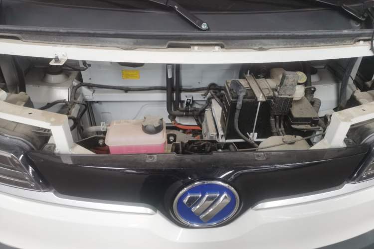 Used Foton Intelligent Blue Elf E7 2024 All-Electric Van Flat Roof 2 Seats EVE Energy 41.86 kWh Engine Bay