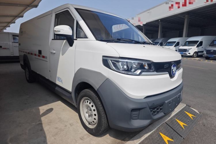 Used Foton Intelligent Blue Elf E7 2024 All-Electric Van Flat Roof 2 Seats EVE Energy 41.86 kWh Exterior 1