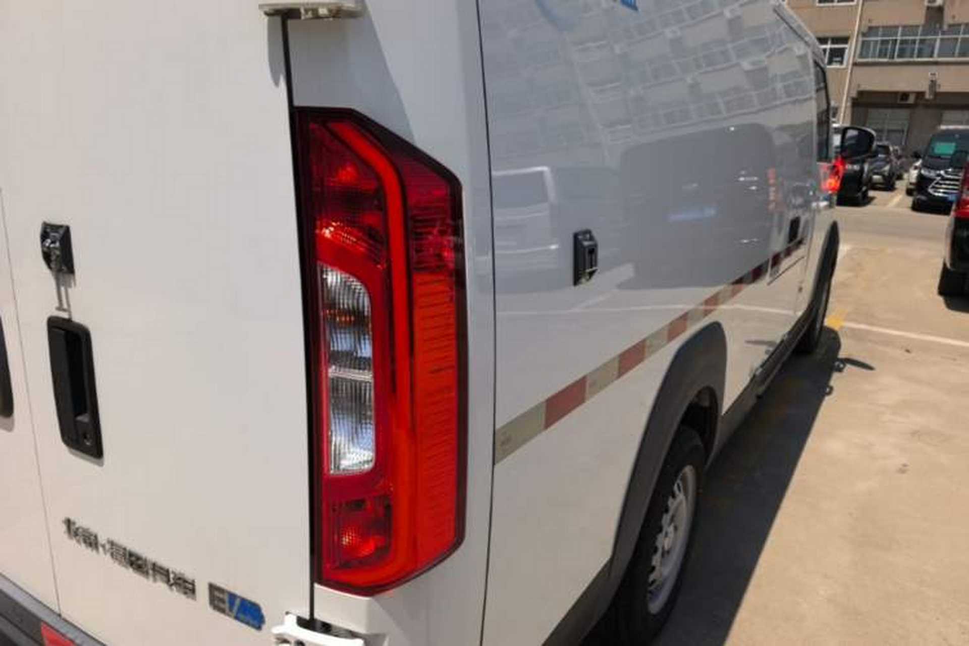Used Foton Intelligent Blue Elf E7 2024 Facelifted All-Electric Van Flat Roof 2 Seats CATL 38.64 kWh Exterior 3