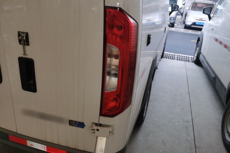 Used Foton Intelligent Blue Elf E7 2024 All-Electric Van Flat Roof 2 Seats EVE Energy 41.86 kWh Exterior 3