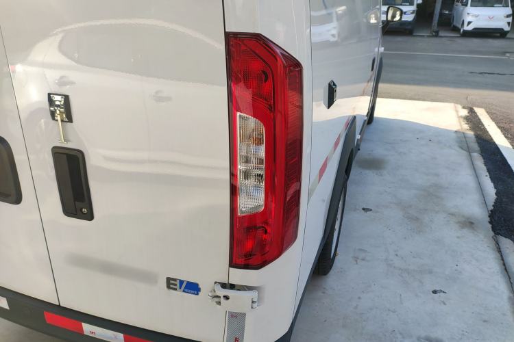Used Foton Intelligent Blue Elf E7 2024 Facelifted All-Electric Van Flat Roof 2 Seats Evey Lithium Energy 41.86 kWh Exterior 6