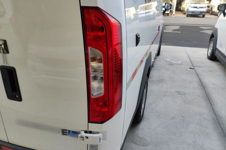 Used Foton Intelligent Blue Elf E7 2024 Facelifted All-Electric Van Flat Roof 2 Seats Evey Lithium Energy 41.86 kWh Exterior 6
