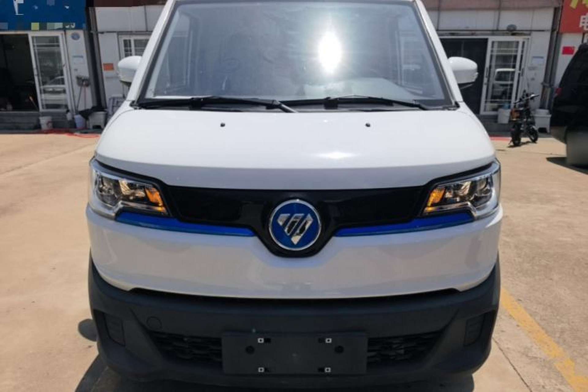 Used Foton Intelligent Blue Elf E7 2024 Facelifted All-Electric Van Flat Roof 2 Seats CATL 38.64 kWh Front