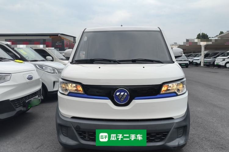 Used Foton Intelligent Blue Elf E7 2024 All-Electric Van Flat Roof 2 Seats CATL 46.36 kWh Front