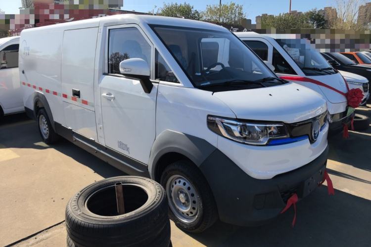 Used Foton Intelligent Blue Elf E7 2024 Facelifted All-Electric Van Flat Roof 2 Seats Evey Lithium Energy 41.86 kWh Front Right 45 Deg