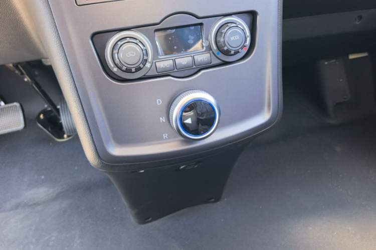 Used Foton Intelligent Blue Elf E7 2024 Facelifted All-Electric Van Flat Roof 2 Seats CATL 38.64 kWh Gear Lever