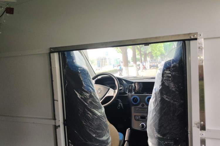Used Foton Intelligent Blue Elf E7 2024 All-Electric Van Flat Roof 2 Seats CATL 46.36 kWh Headliner
