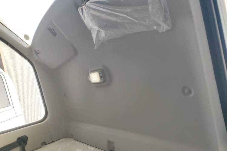 Used Foton Intelligent Blue Elf E7 2024 Facelifted All-Electric Van Flat Roof 2 Seats Evey Lithium Energy 41.86 kWh Headliner