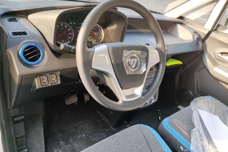 Used Foton Intelligent Blue Elf E7 2024 Facelifted All-Electric Van Flat Roof 2 Seats Evey Lithium Energy 41.86 kWh Interior 2