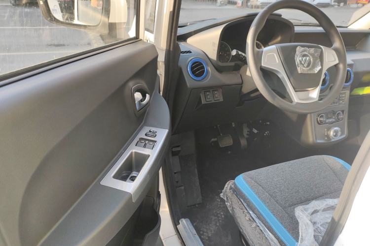 Used Foton Intelligent Blue Elf E7 2024 Facelifted All-Electric Van Flat Roof 2 Seats Evey Lithium Energy 41.86 kWh Interior 3