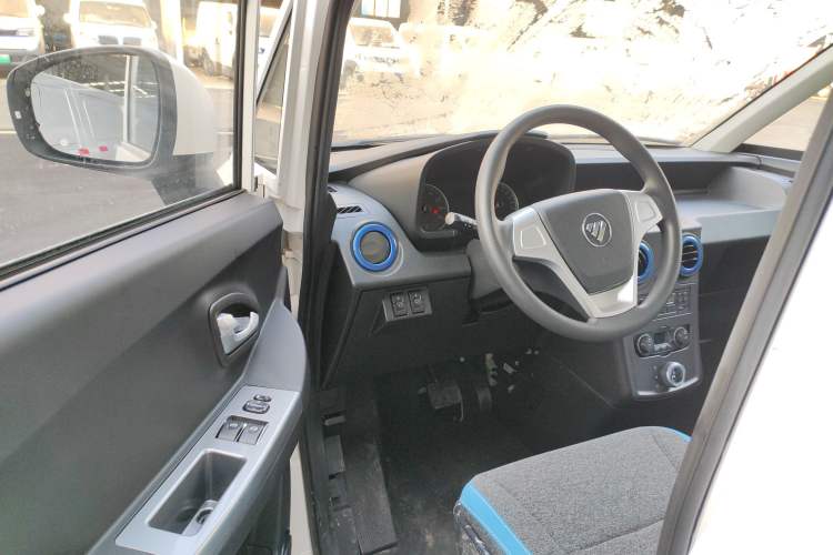 Used Foton Intelligent Blue Elf E7 2024 Facelifted All-Electric Van Flat Roof 2 Seats Evey Lithium Energy 41.86 kWh Interior 3