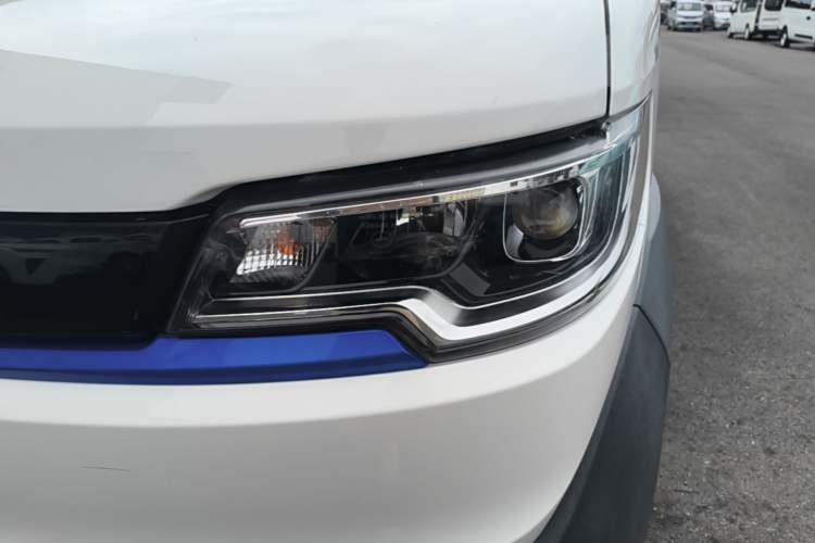 Used Foton Intelligent Blue Elf E7 2024 All-Electric Van Flat Roof 2 Seats CATL 46.36 kWh Left Front Headlight