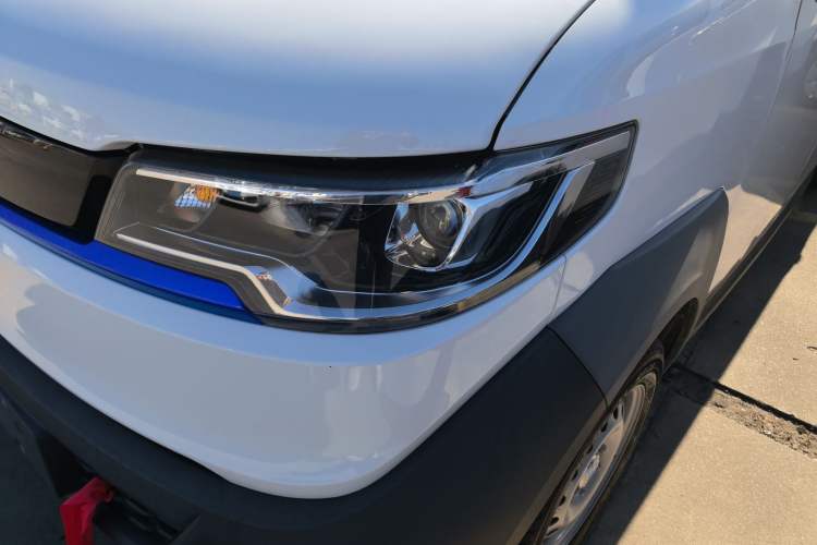Used Foton Intelligent Blue Elf E7 2024 Facelifted All-Electric Van Flat Roof 2 Seats Evey Lithium Energy 41.86 kWh Left Front Headlight