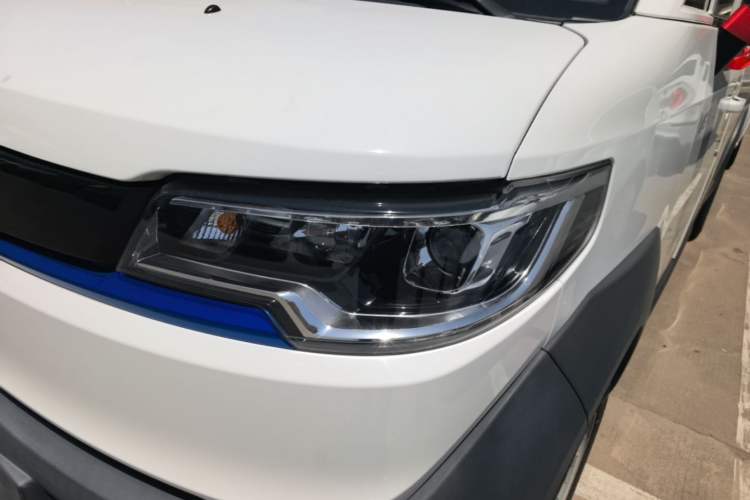 Used Foton Intelligent Blue Elf E7 2024 Facelifted All-Electric Van Flat Roof 2 Seats CATL 38.64 kWh Left Front Headlight