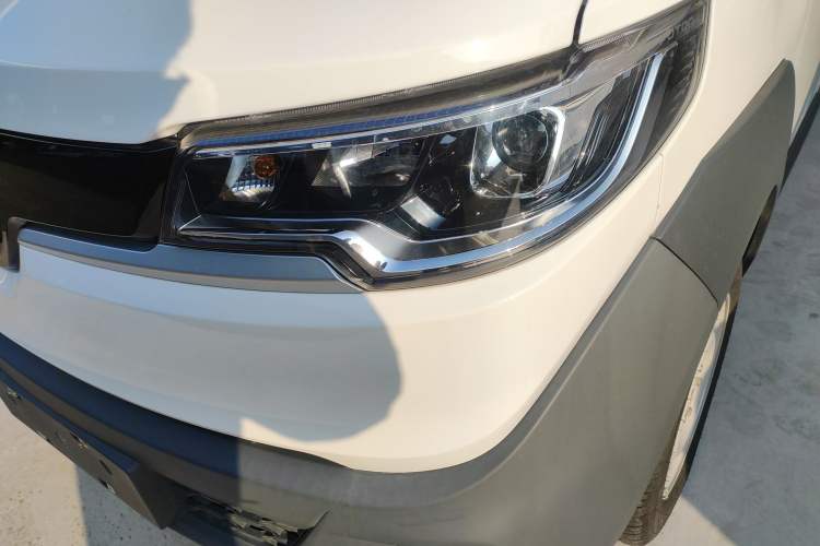 Used Foton Intelligent Blue Elf E7 2024 Facelifted All-Electric Van Flat Roof 2 Seats Evey Lithium Energy 41.86 kWh Left Front Headlight