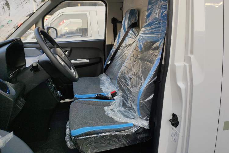 Used Foton Intelligent Blue Elf E7 2024 Facelifted All-Electric Van Flat Roof 2 Seats Evey Lithium Energy 41.86 kWh Left Front Seat