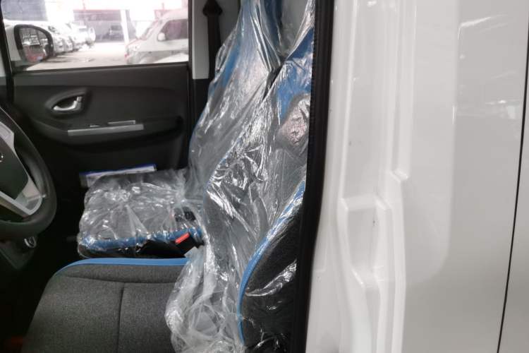 Used Foton Intelligent Blue Elf E7 2024 All-Electric Van Flat Roof 2 Seats EVE Energy 41.86 kWh Left Rear Seat