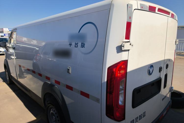 Used Foton Intelligent Blue Elf E7 2024 Facelifted All-Electric Van Flat Roof 2 Seats Evey Lithium Energy 41.86 kWh Left Side