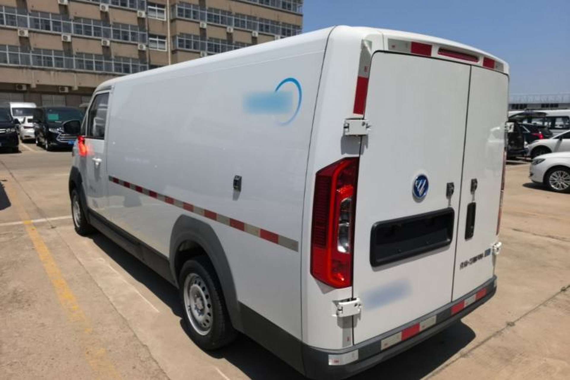 Used Foton Intelligent Blue Elf E7 2024 Facelifted All-Electric Van Flat Roof 2 Seats CATL 38.64 kWh Rear Left 45 Deg