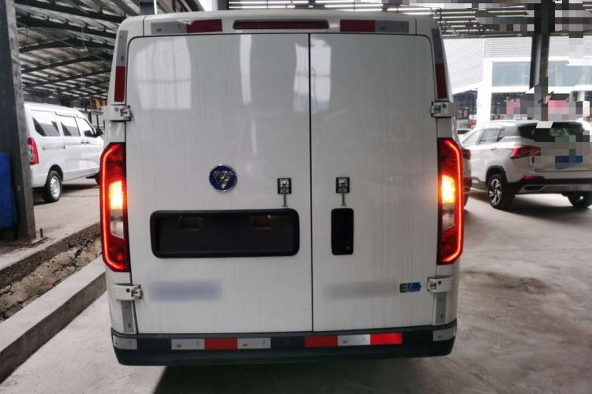 Used Foton Intelligent Blue Elf E7 2024 All-Electric Van Flat Roof 2 Seats CATL 46.36 kWh Rear