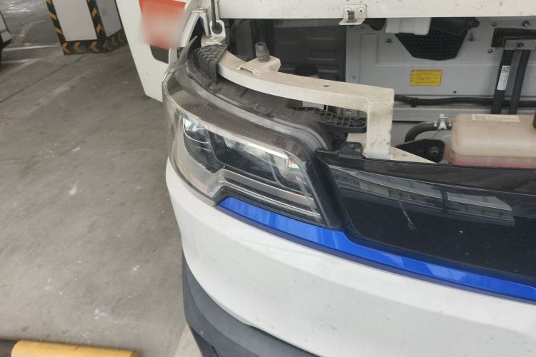 Used Foton Intelligent Blue Elf E7 2024 All-Electric Van Flat Roof 2 Seats CATL 46.36 kWh Right Front Headlight